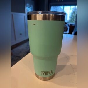 Yeti 30oz tumbler